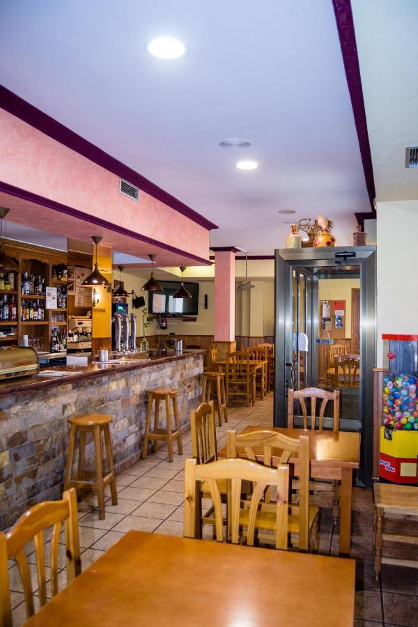 El Roble Hotel Restaurante Tabara Dış mekan fotoğraf